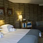 Hotel Surfers Peniche 4*