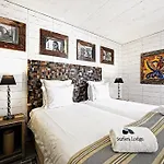Hotel Surfers Peniche 4*