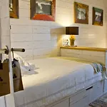 Surfers Peniche 4*