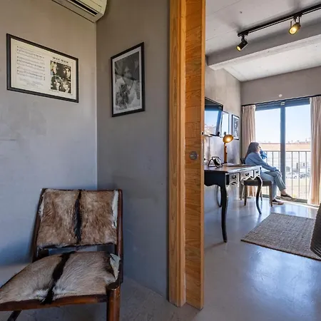 Surfers Peniche ホテル 4*