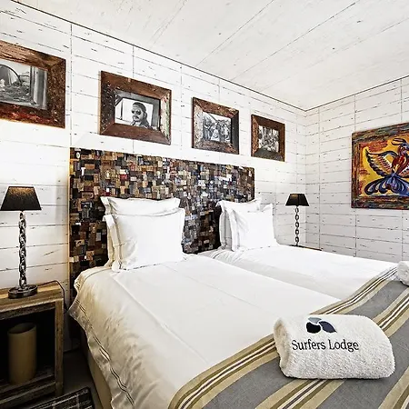 ホテル Surfers Peniche 4*