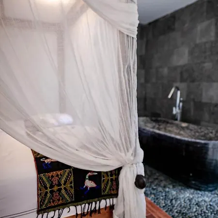 ホテル Surfers Peniche 4*