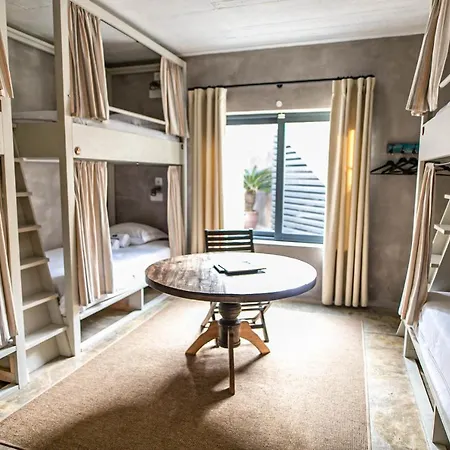 Hotel Surfers Peniche 4*