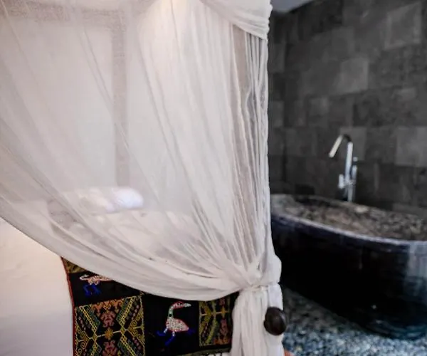 酒店 Surfers Peniche 4*